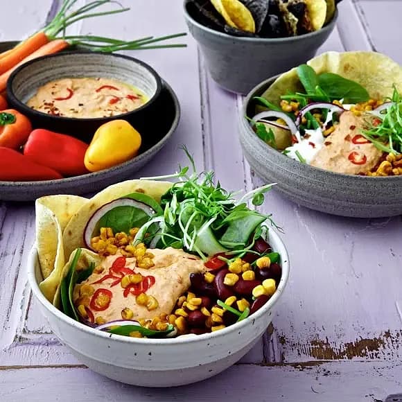 Vegotacos med bönor, rostad majs och chilihummus