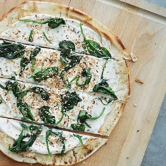 Flatbread med havrecrème och dukkah
