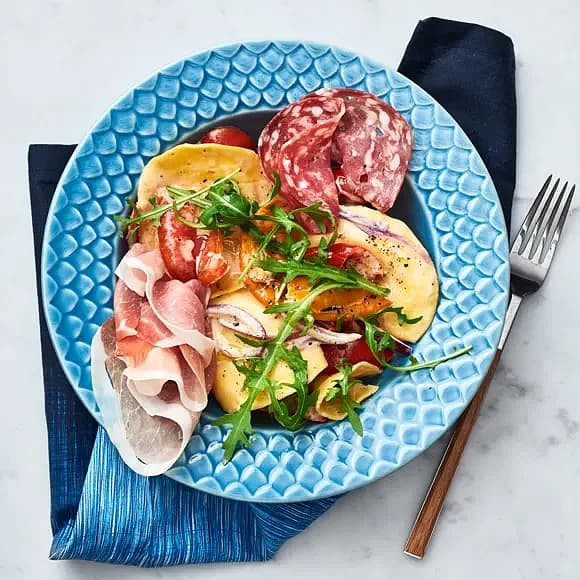 Cappellacci med paprika och antipasto
