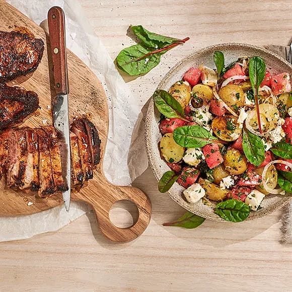 Rapsgriskotlett med potatissallad