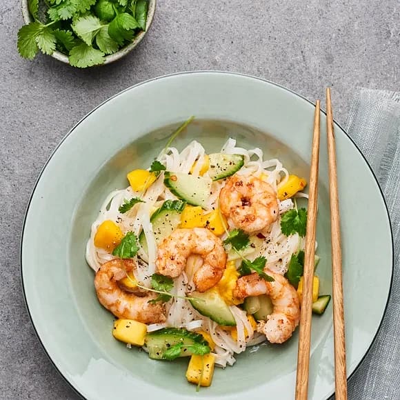 Chili- och limefrästa vannameiräkor med asiatisk wok och ris