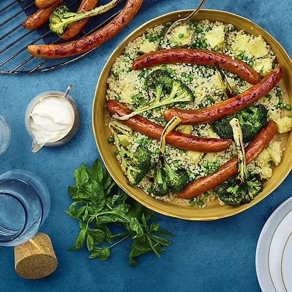 Sötsyrlig korvmiddag med bulgursallad
