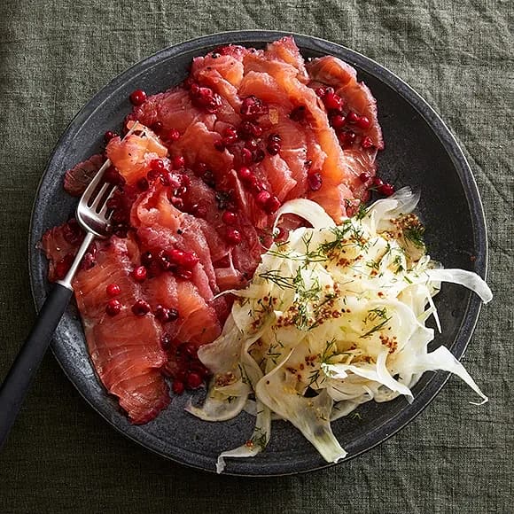 Lingongravad lax med fänkålssallad