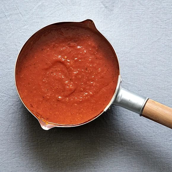 Tomatsås med vita bönor