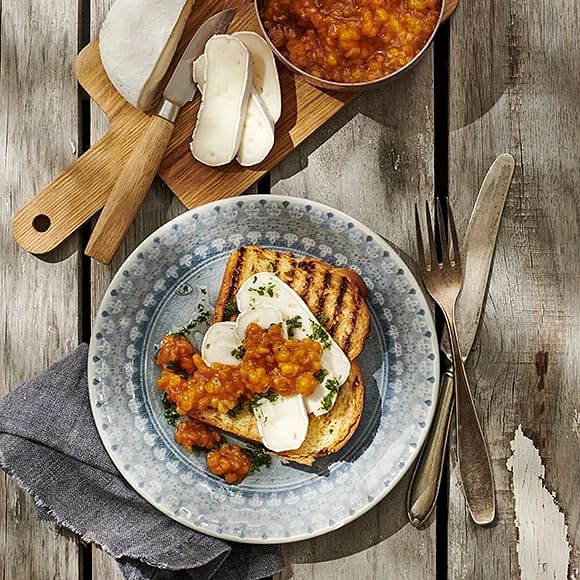 Grillad brioche med getost och hjortron