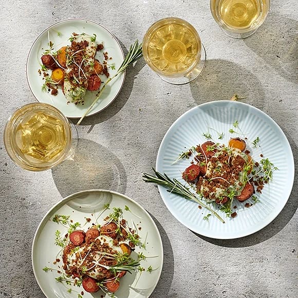 Grillade morötter med dillmajonnäs och kavringssmul
