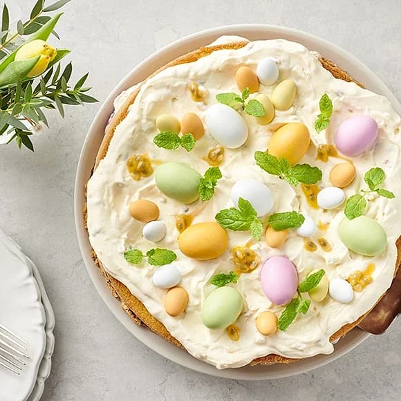 Enkel påsktårta med passionsfruktsgrädde