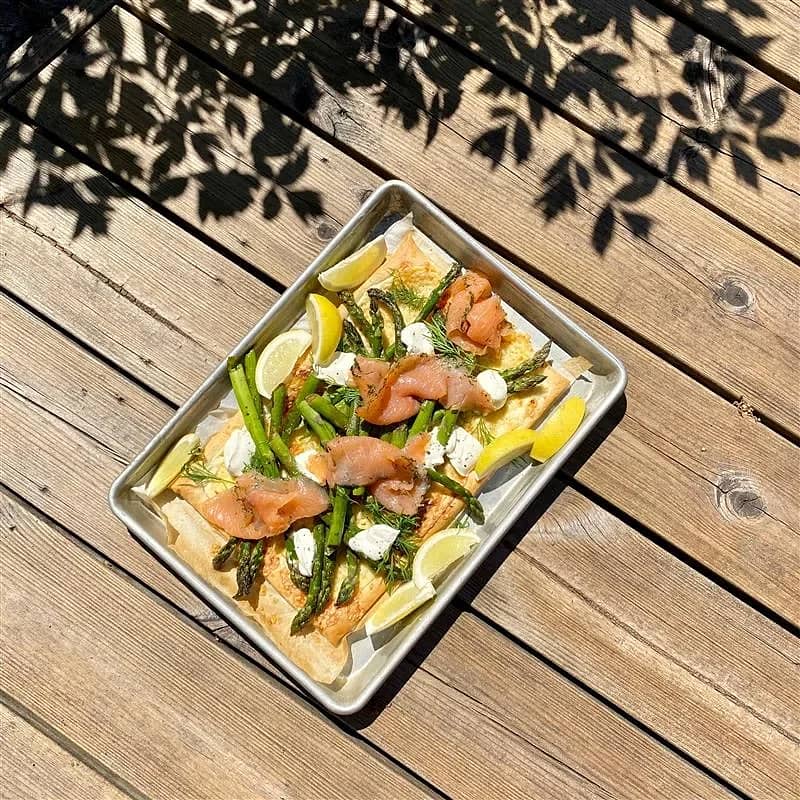 Smördegsflarn med sparris och Västerbottensost