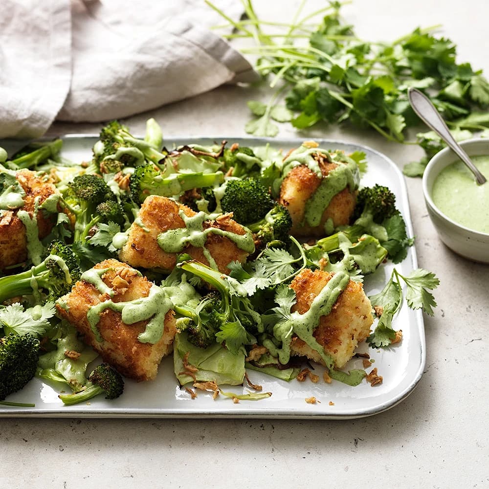 Panerad fisk med rostade grönsaker och koriandermajonnäs