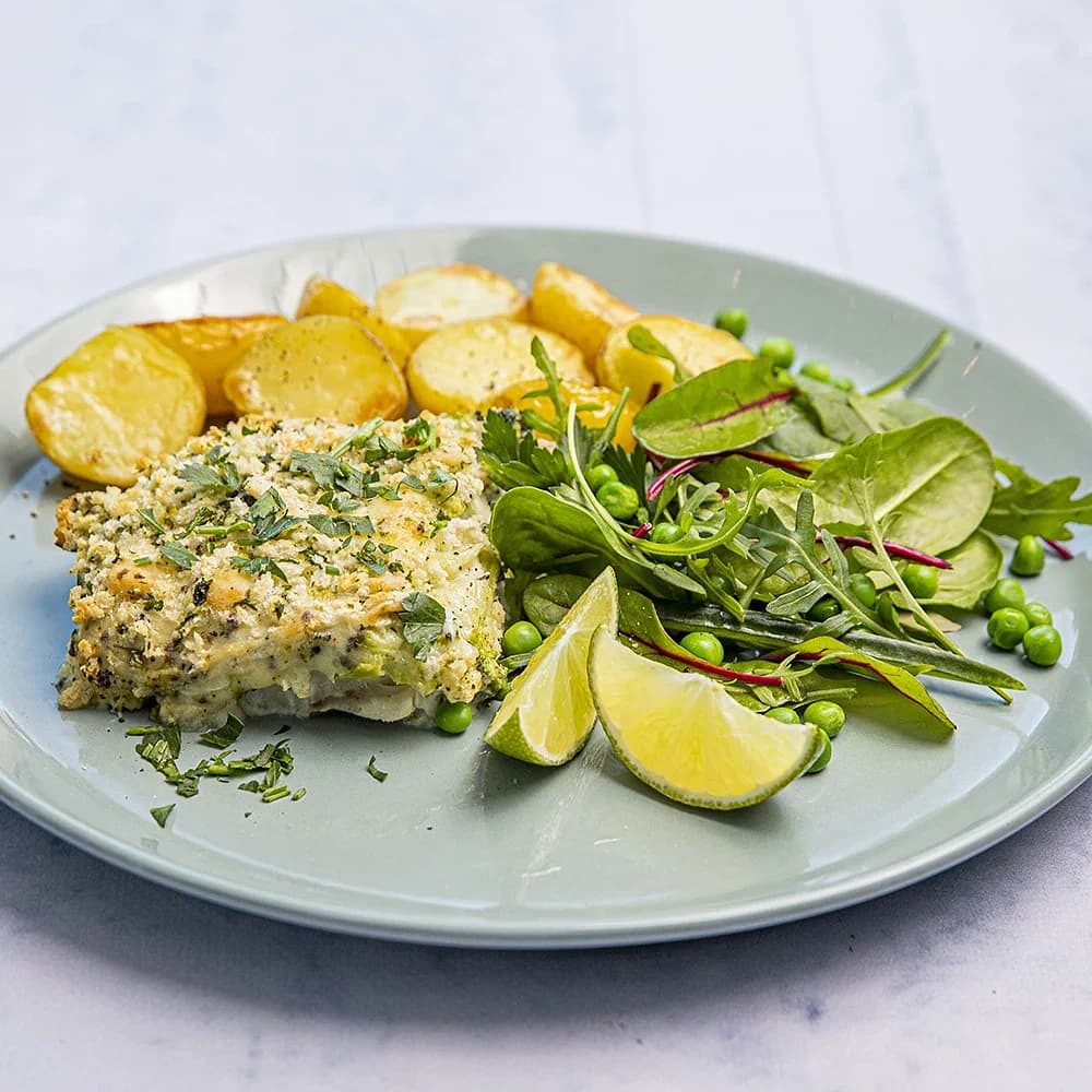 Ugnsbakad fisk med broccolisås och rostad potatis