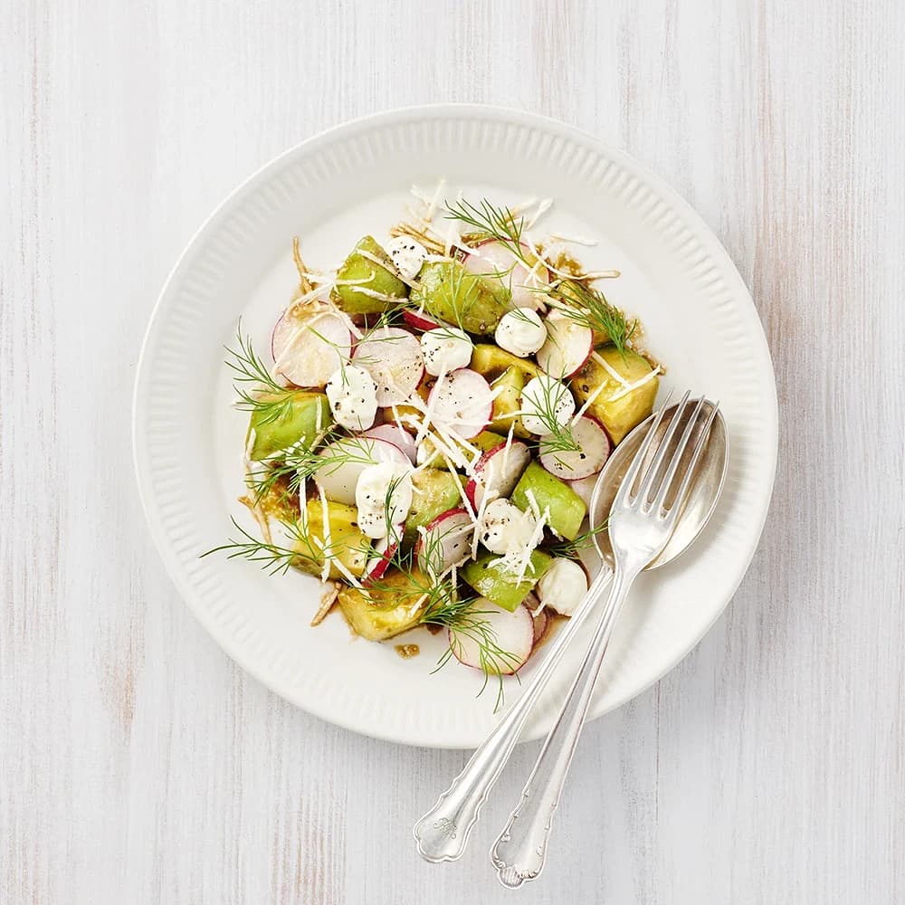 Avokadosallad med rädisor och pepparrot