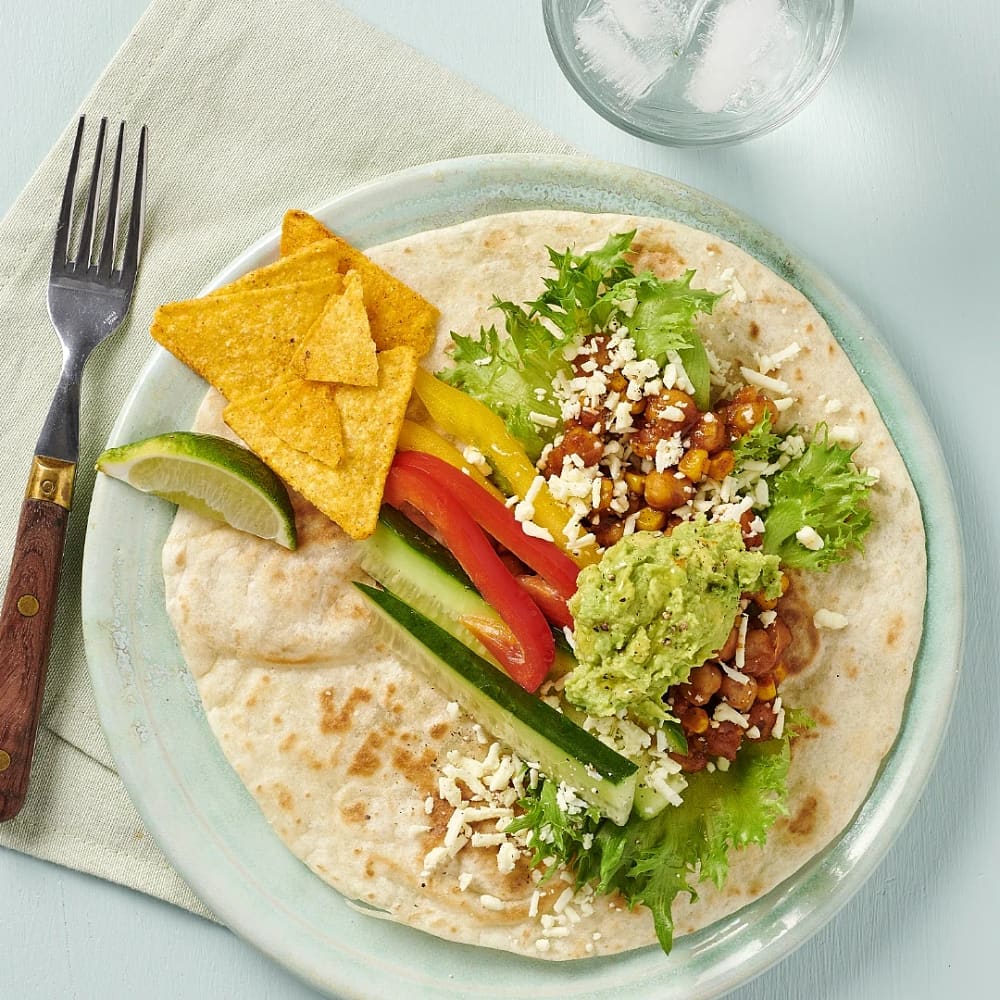 Kikärtstacos med avokado och paprikasallad