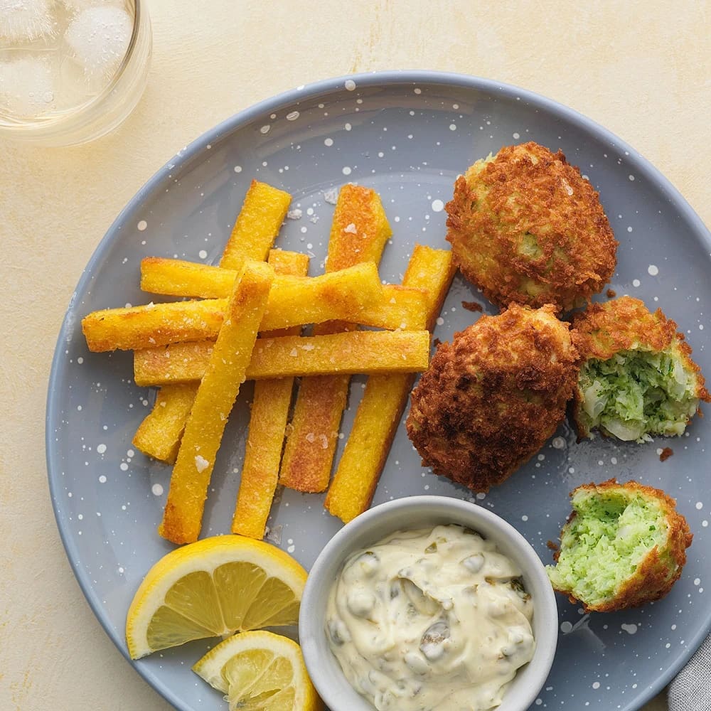 Torskkroketter med polenta-fries och kaprismajonnäs