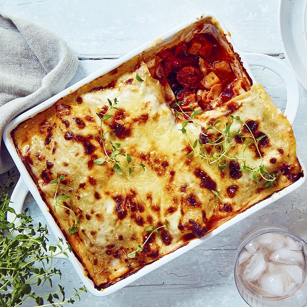 Lasagne med chorizo, rostade grönsaker och parmesansås
