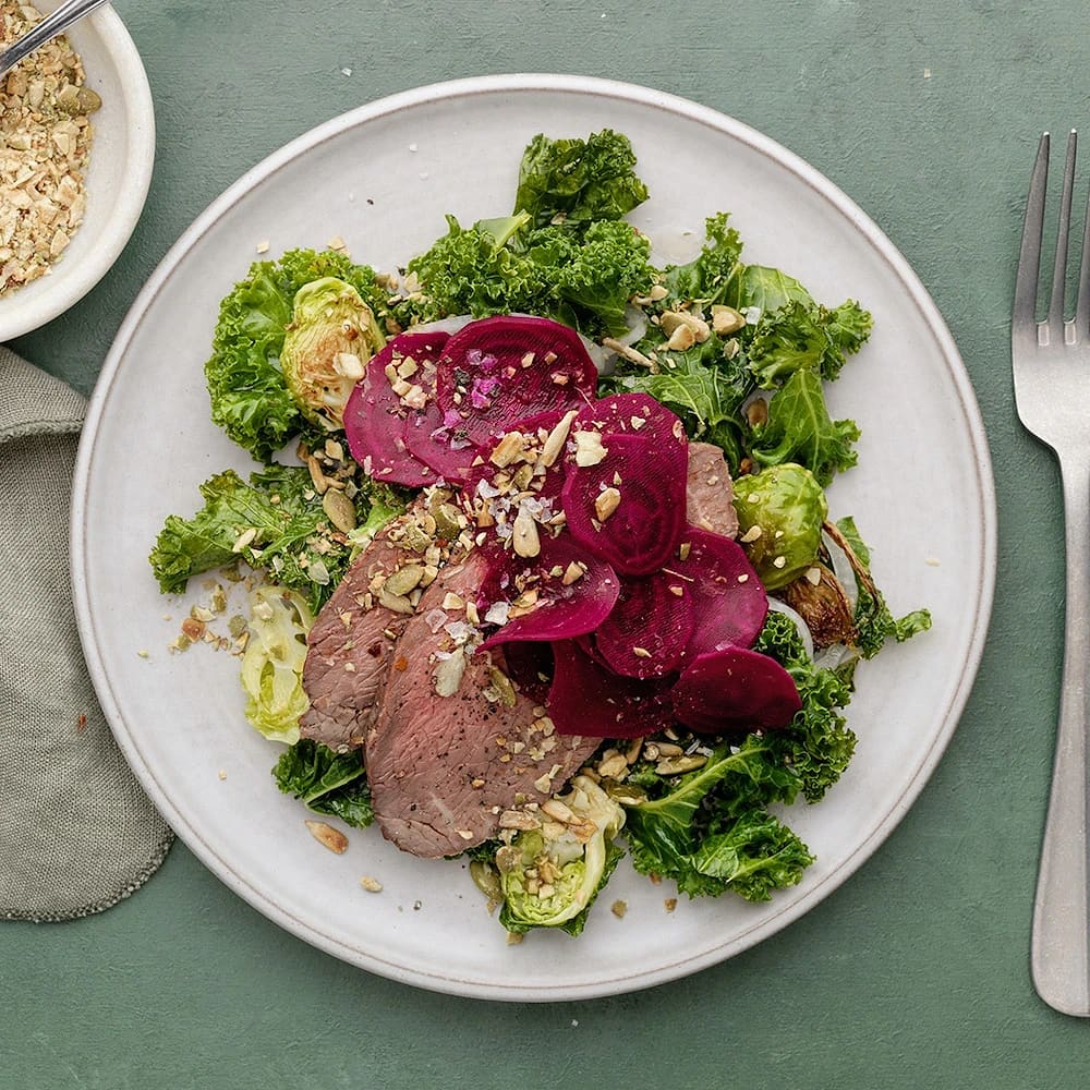 Rostbiff med kålsallad och picklad rödbeta