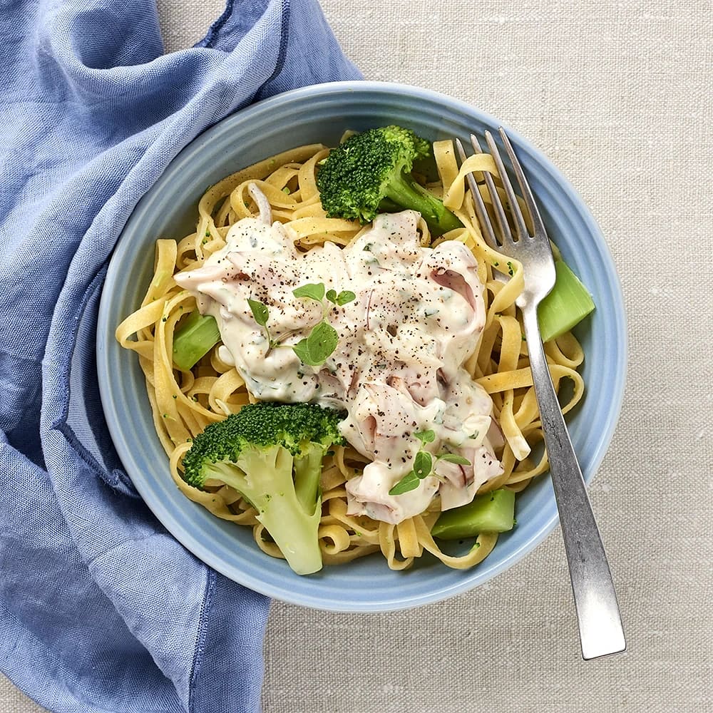 Krämig pasta med kalkon och oregano