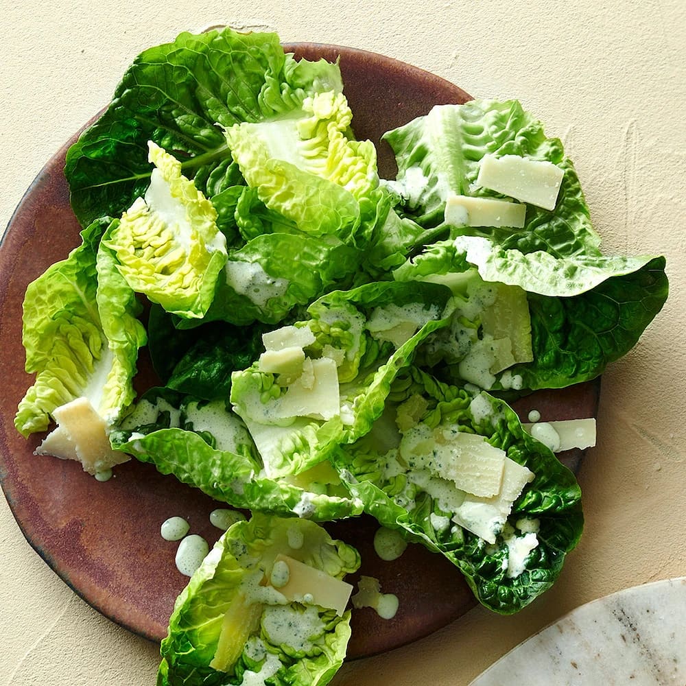 Hjärtsallad med parmesan- och ramslöksdressing
