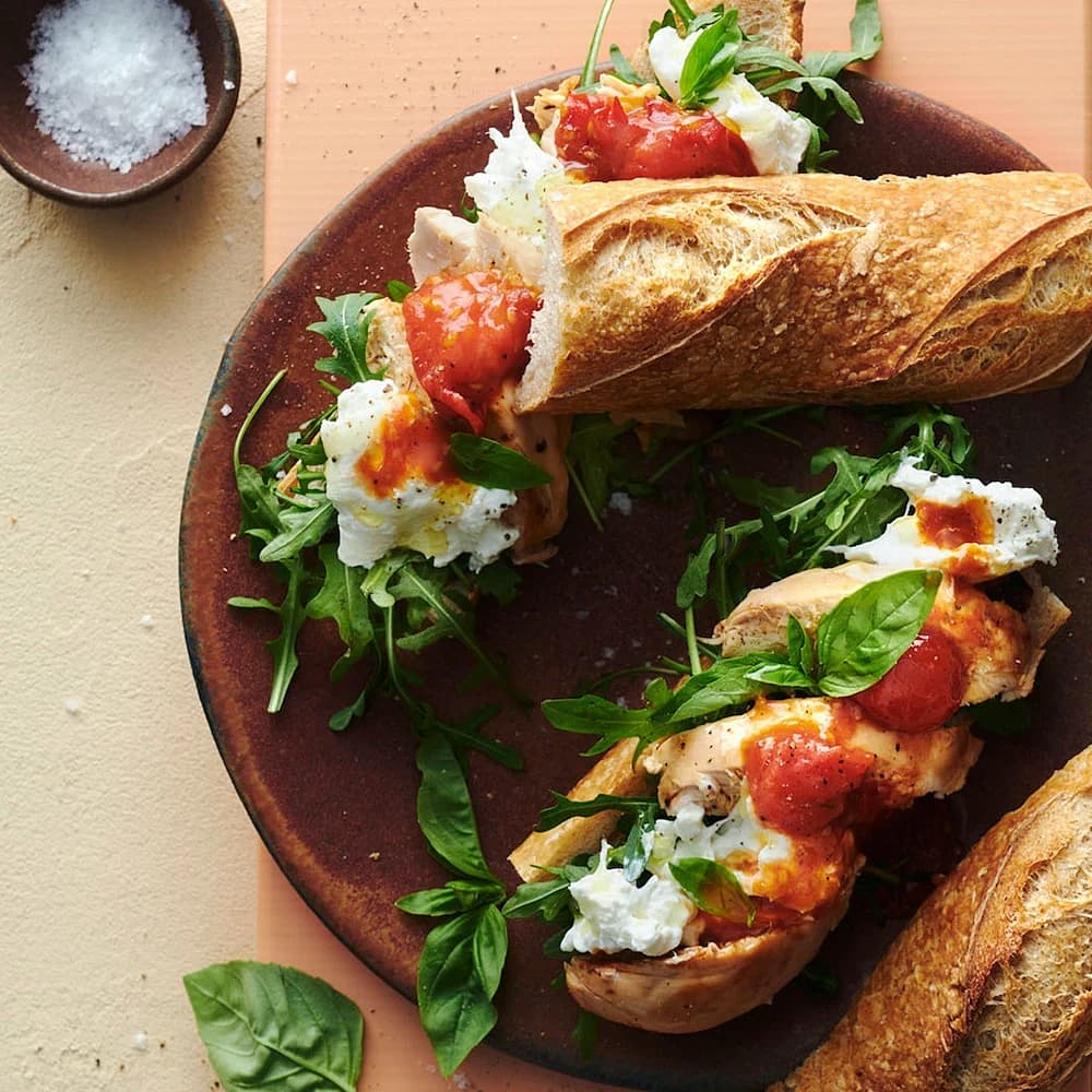 Baguette med kyckling och burrata