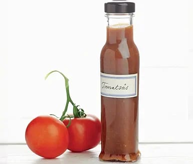 Tomatsås med äpple och lök