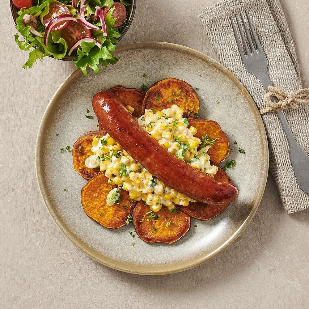 Jalapeño- och cheddarkorv med krämig majs och sötpotatis