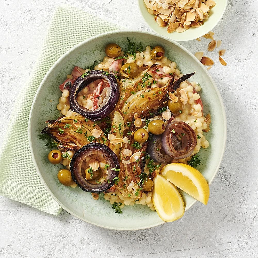 Krämig pärlcouscous med rostad fänkål och oliver