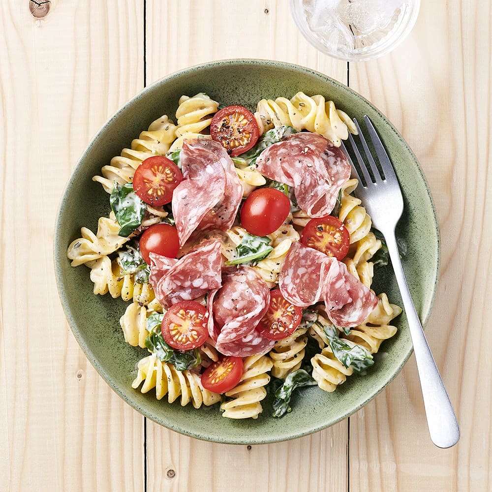 Krämig pasta med spenat och tryffelsalami