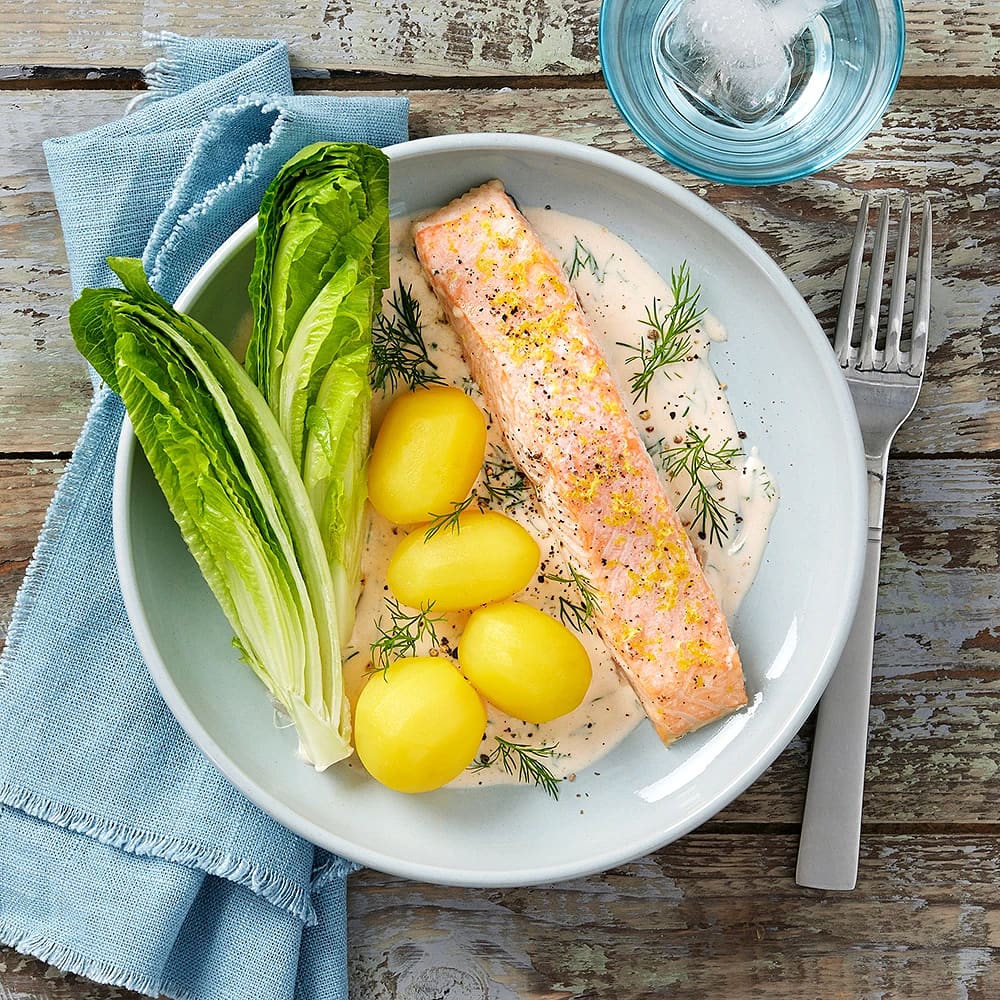 Citronbakad lax med dillsås och hjärtsallad