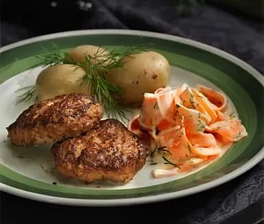 Kalvfärsbiffar med sötsyrlig morotssallad