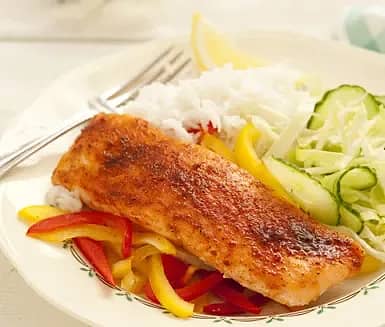 Tandoorilax med gurk- och spetskålssallad