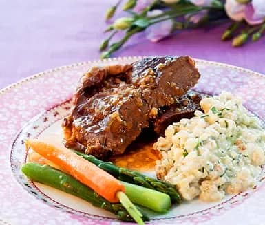 Bräserad lammstek med krämig kornotto och primörer