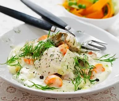Sötsyrlig dillkyckling med ärtig sallad