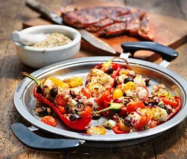 Grillad entrecôte med medelhavsrub och fylld spetspaprika