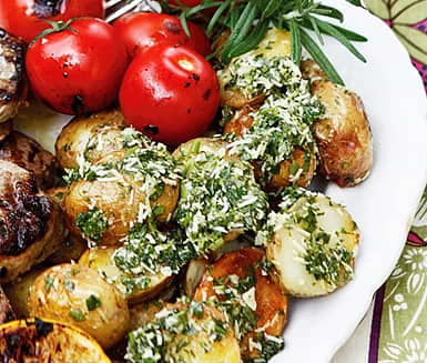 Rostad färskpotatis med örtolja och parmesan