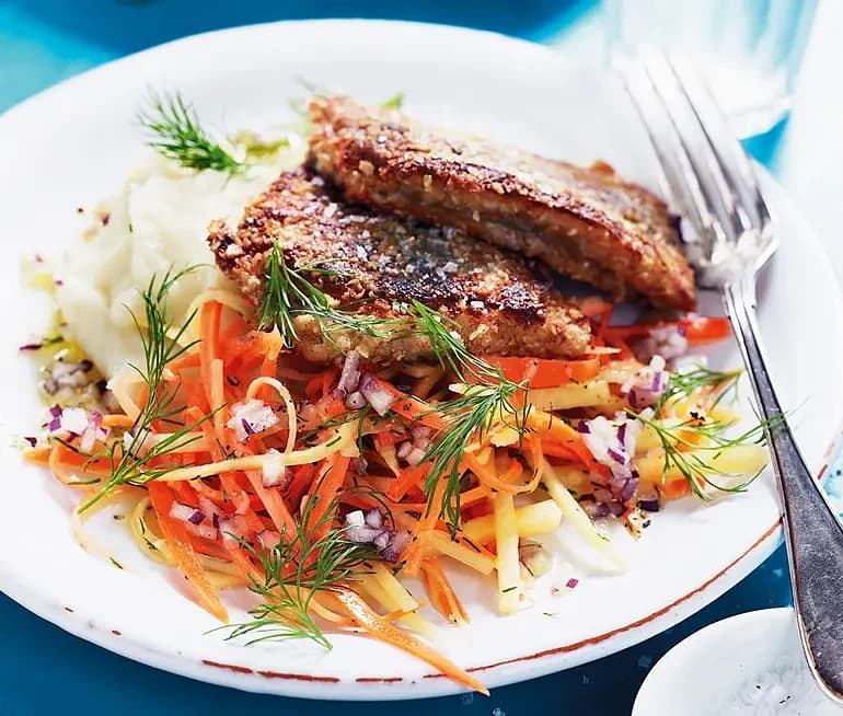 Stekt strömming med jordärtskockspuré och krispiga rotfrukter