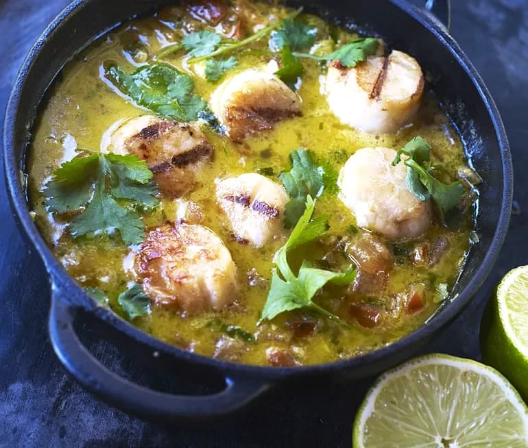 Pilgrimsmusslor i curry