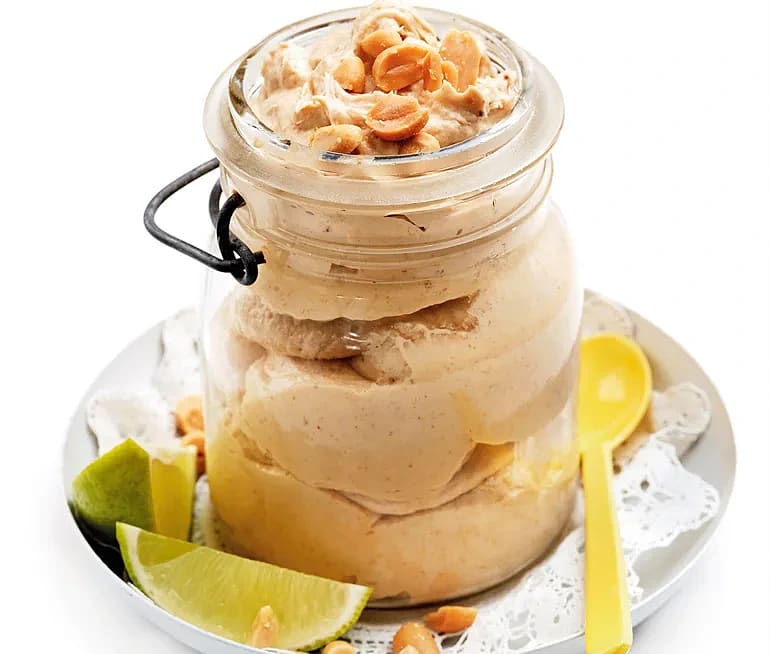 Banan- och jordnötsglass