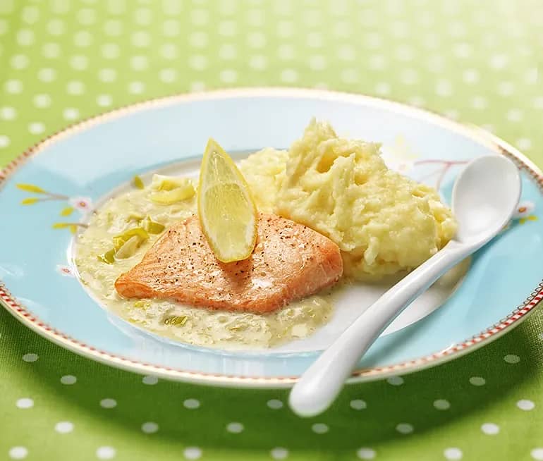 Lax med potatis- och palsternackspuré och syrlig purjosås