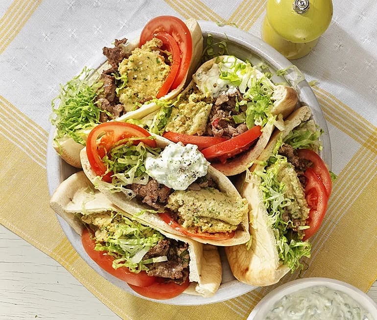Hjortskav med gurk- och pepparrotsyoghurt