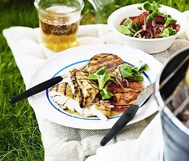 Kyckling med grillad tomat och sötsyrlig dressing