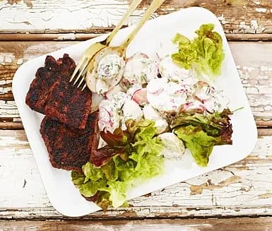 Grillad fläskkarré med kronärtskocka och örtkräm