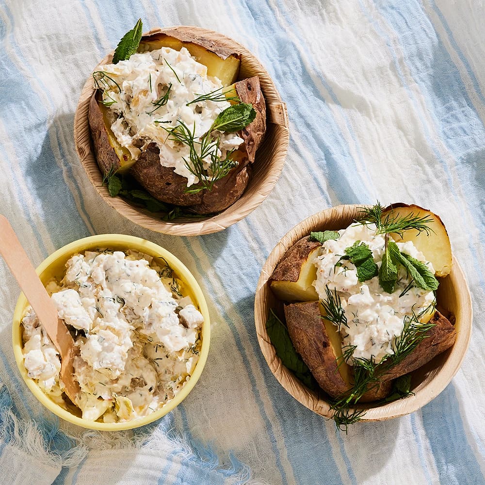 Bakad potatis med kronärtskocks- och fetaoströra