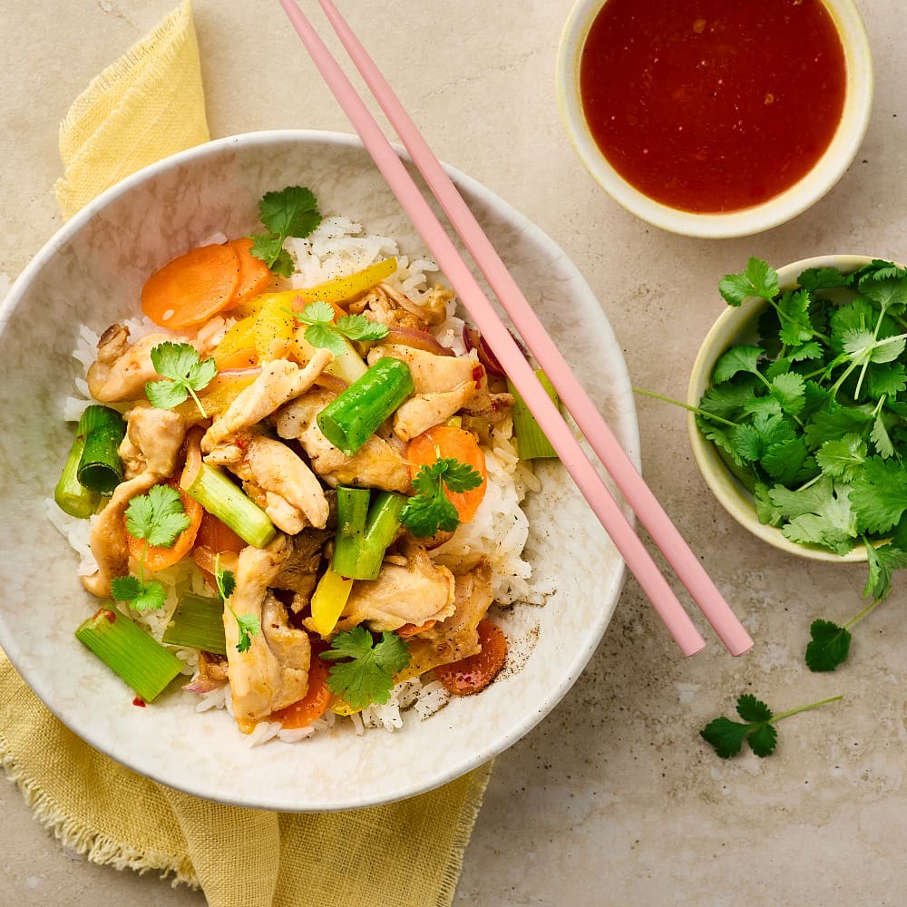 Kycklingwok med sweet chilisås och grönsaker