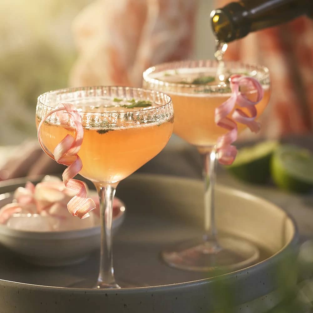 Rabarberdrink med ingefära och lime