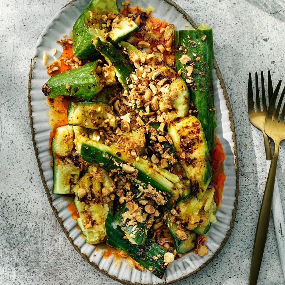 Smashad gurka med chiliolja