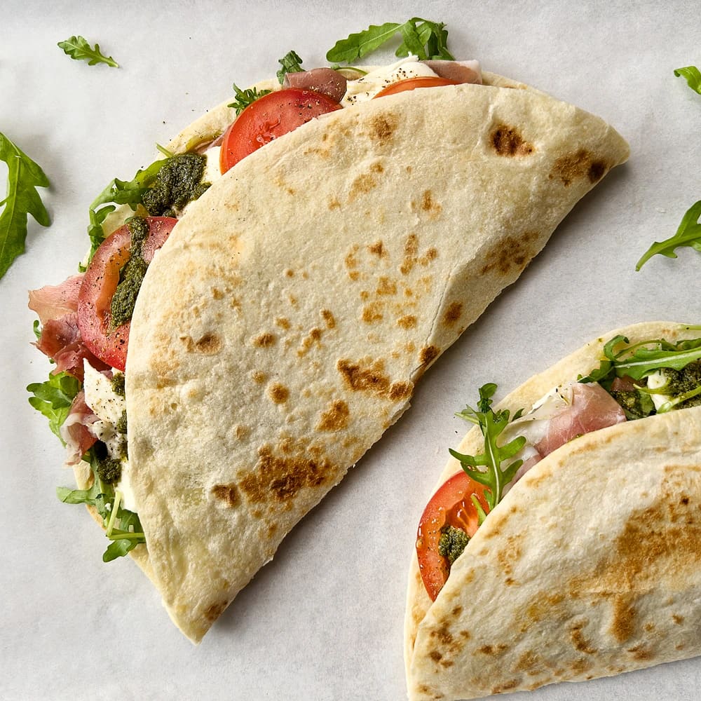 Piadina med mozzarella och parmaskinka