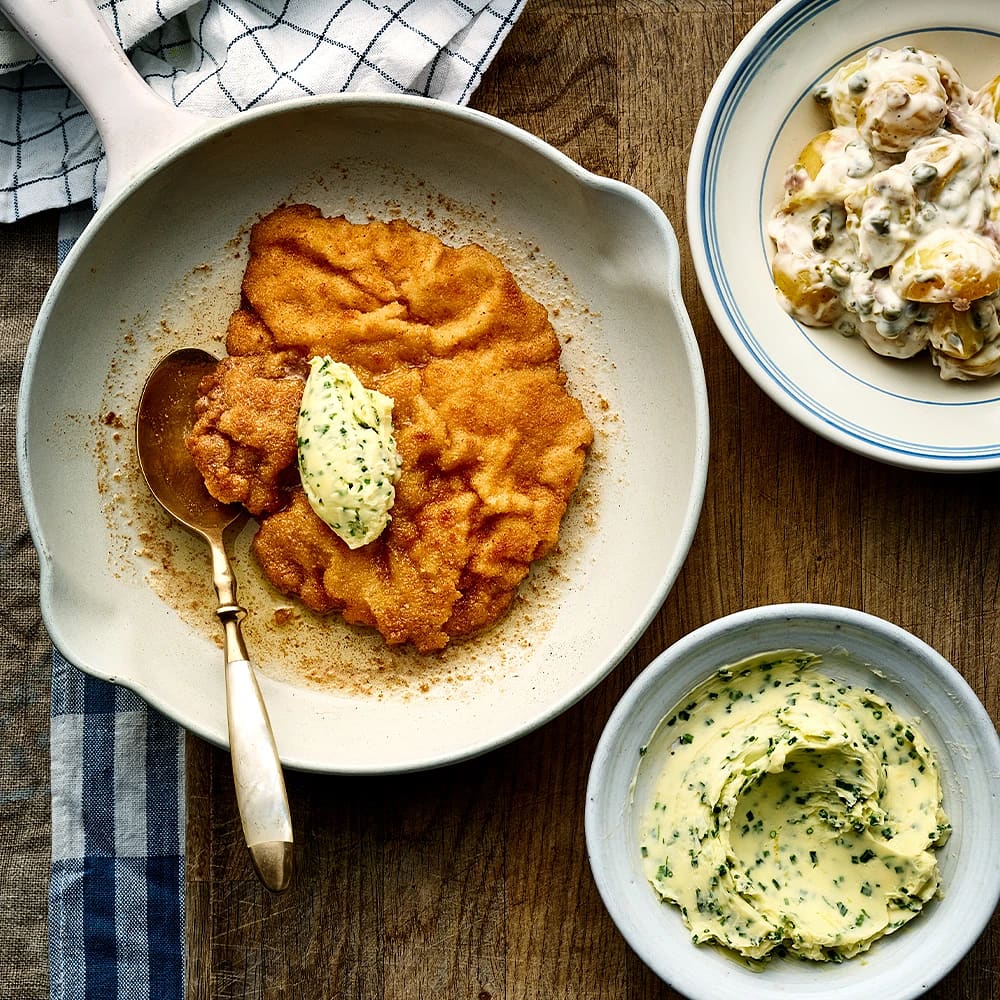 Panerad schnitzel med krämig potatissallad