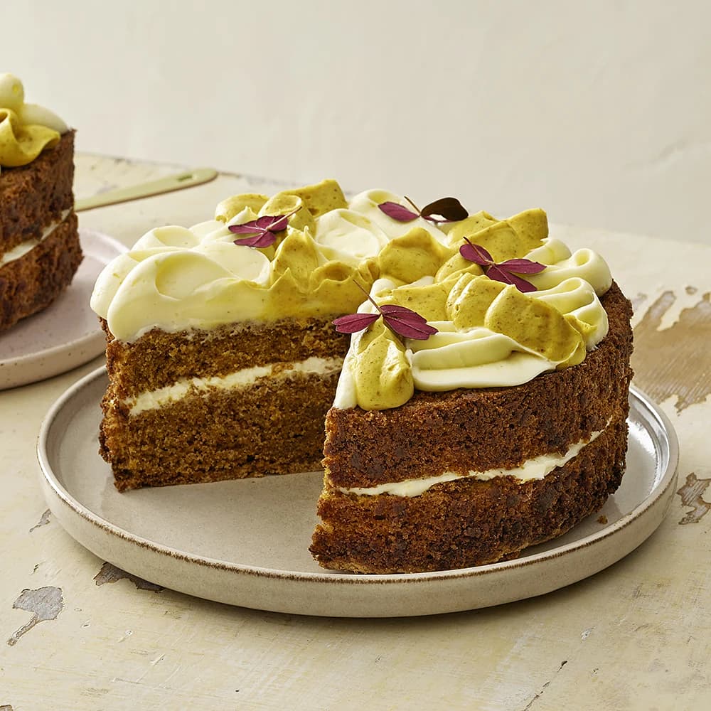 Golden carrot cake