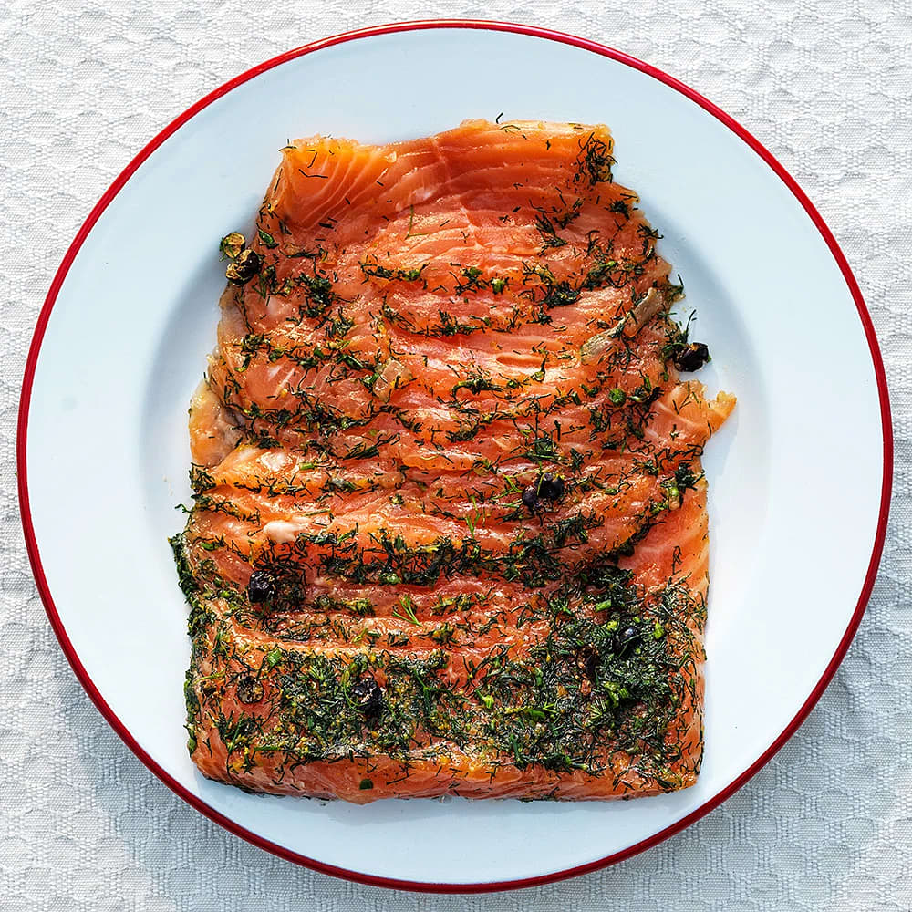 Citrusgravad lax med enbär och dill