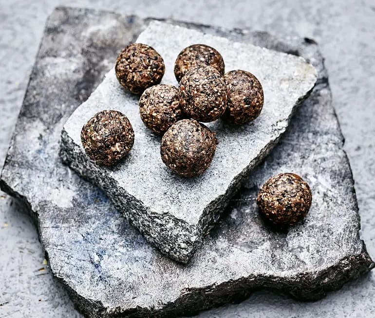 Raw food bollar 12 nyttiga recept med spännande smaksättningar ICA
